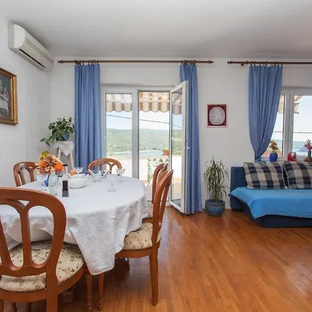 Apartment With Sea View Kornić